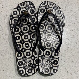 Tory Burch Monochrome Geometric Flip Flops